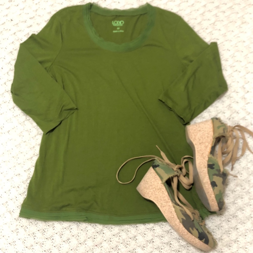 Green top by Lori Goldstein with 1/4 sleeves